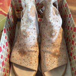 A.S. 98  size 40 or  9 Worn once